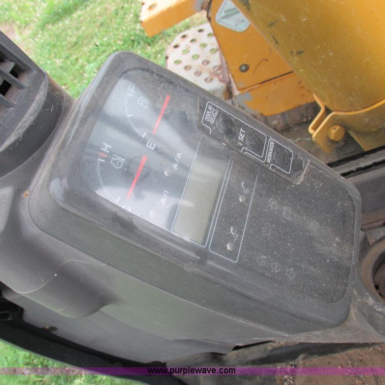 image for item H3302 2006 John Deere 135C excavator