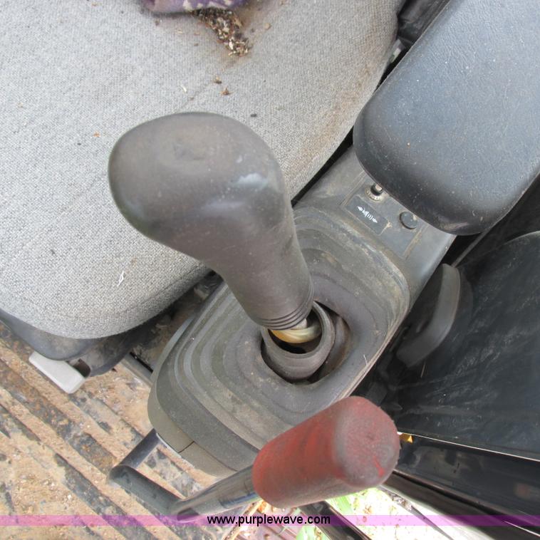 image for item H3302 2006 John Deere 135C excavator