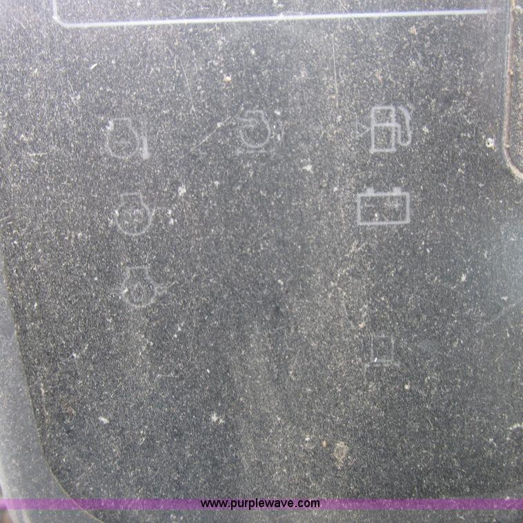 image for item H3302 2006 John Deere 135C excavator