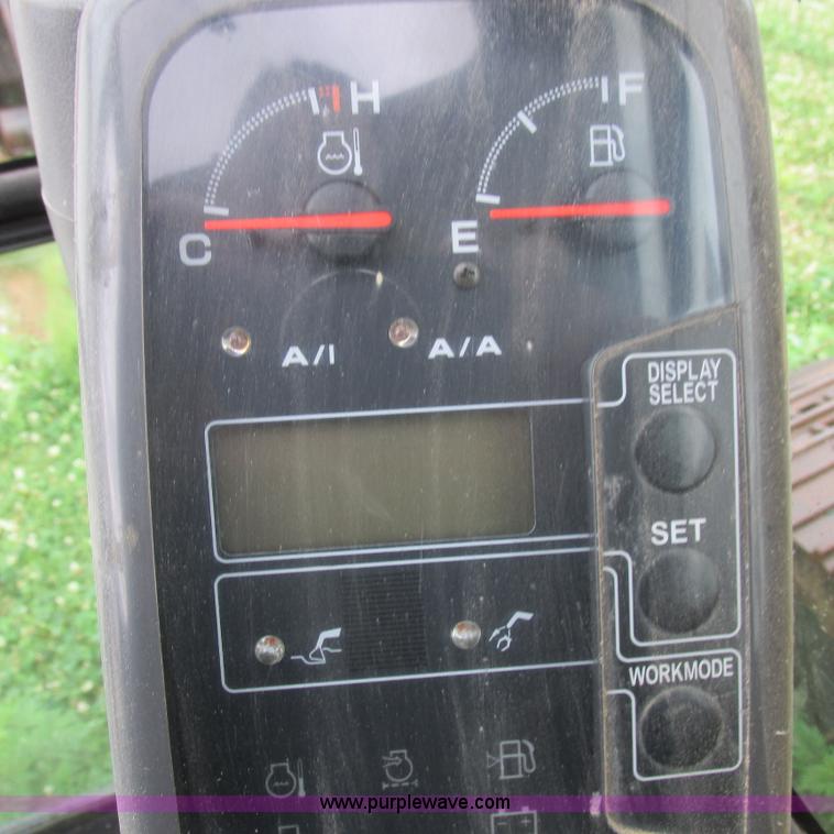 image for item H3302 2006 John Deere 135C excavator