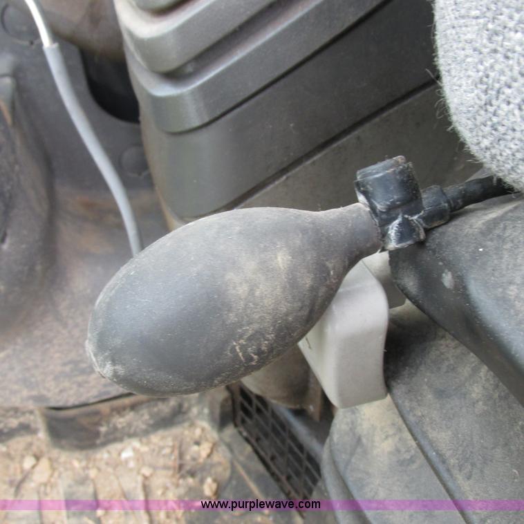 image for item H3302 2006 John Deere 135C excavator