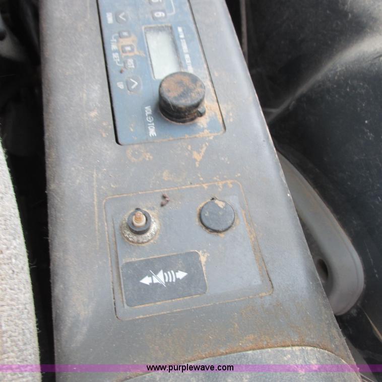 image for item H3302 2006 John Deere 135C excavator