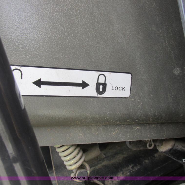 image for item H3302 2006 John Deere 135C excavator