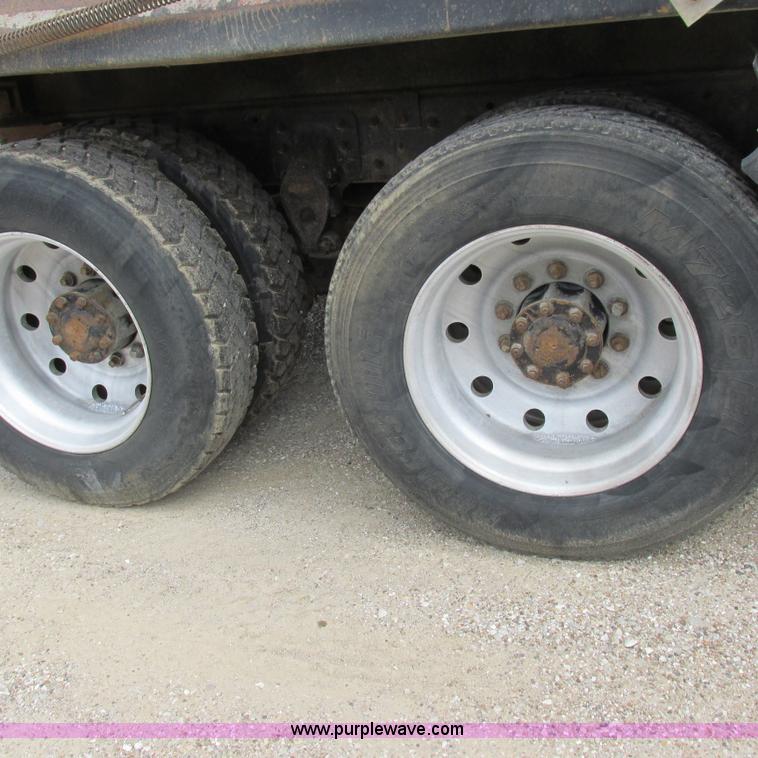 image for item H3303 1992 Mack CH613 dump truck