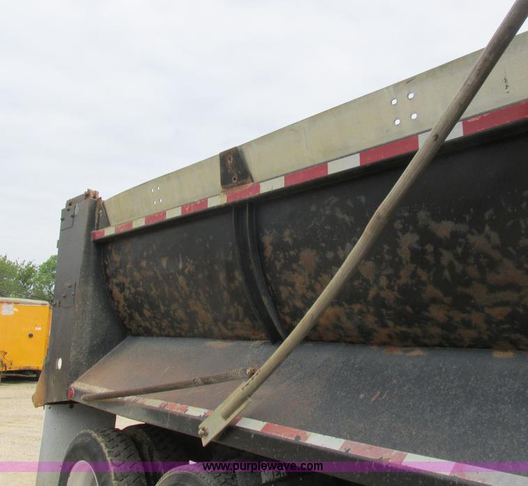 image for item H3303 1992 Mack CH613 dump truck