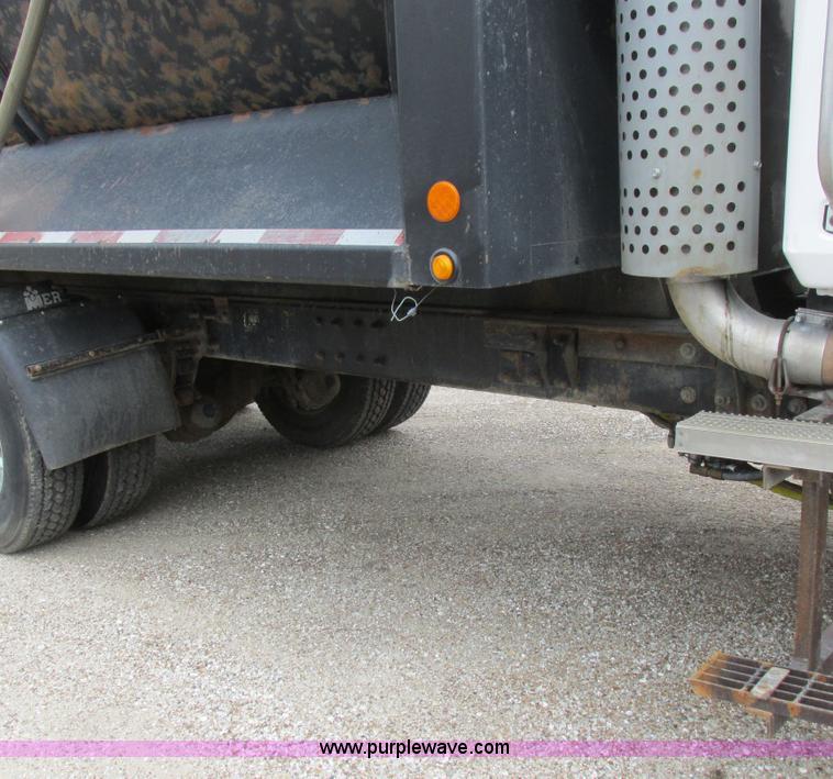 image for item H3303 1992 Mack CH613 dump truck