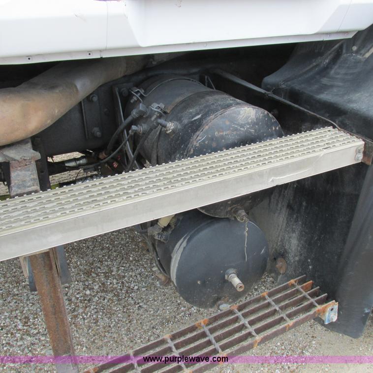 image for item H3303 1992 Mack CH613 dump truck