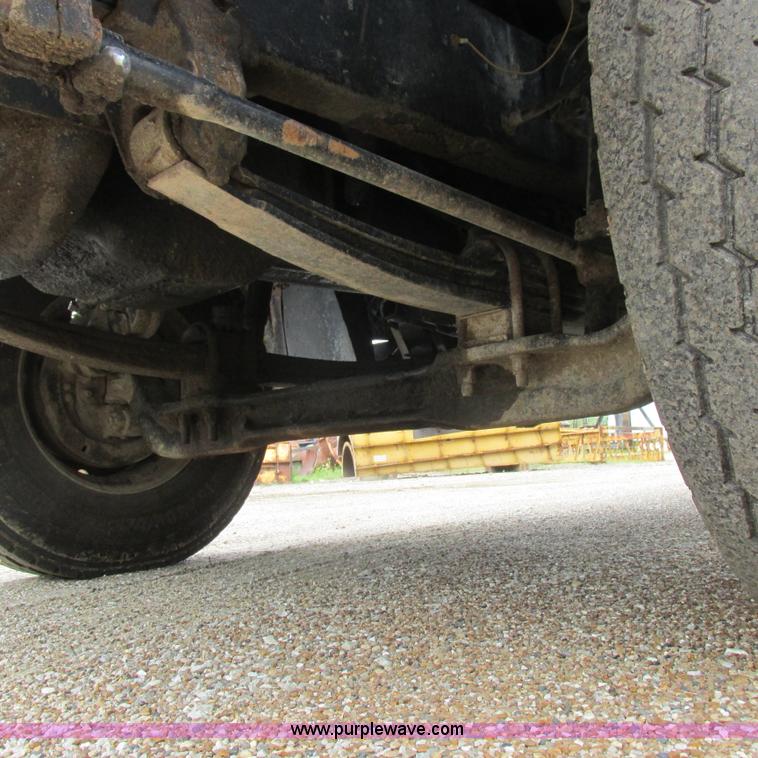 image for item H3303 1992 Mack CH613 dump truck