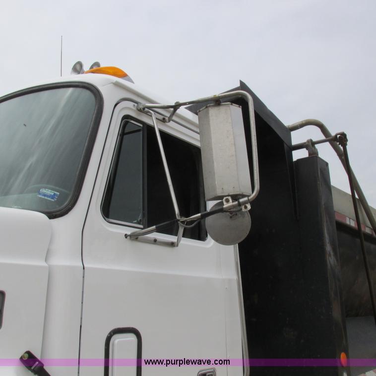 image for item H3303 1992 Mack CH613 dump truck