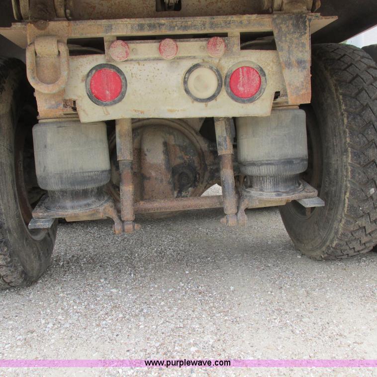 image for item H3303 1992 Mack CH613 dump truck