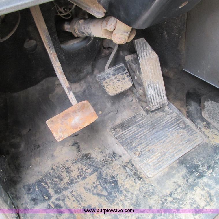 image for item H3303 1992 Mack CH613 dump truck