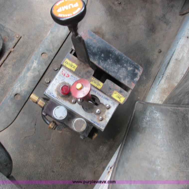 image for item H3303 1992 Mack CH613 dump truck