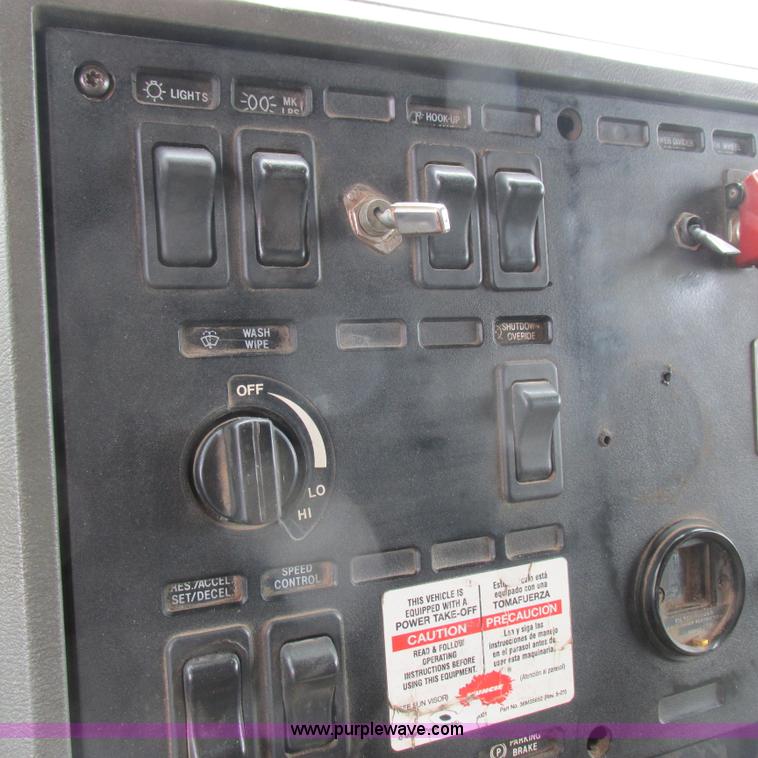 image for item H3303 1992 Mack CH613 dump truck