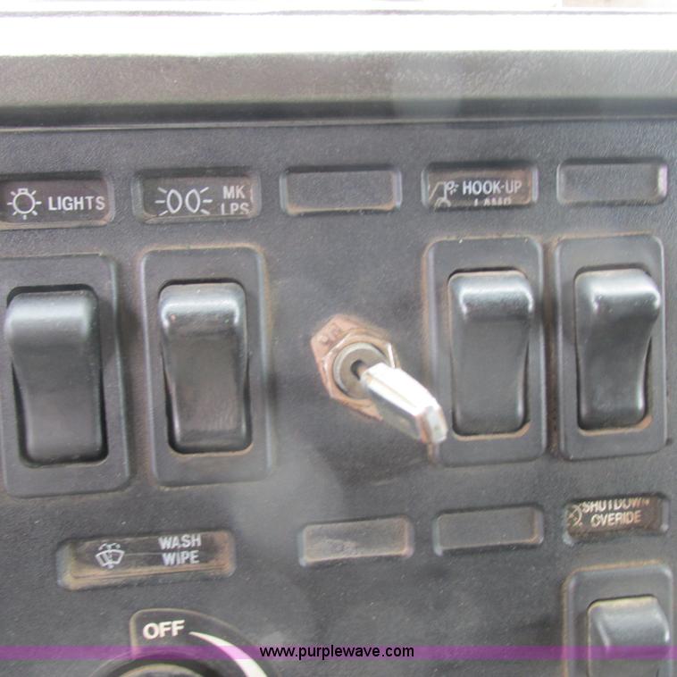 image for item H3303 1992 Mack CH613 dump truck