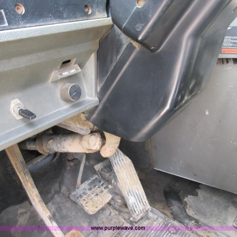 image for item H3303 1992 Mack CH613 dump truck