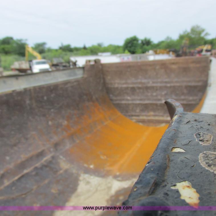 image for item H3303 1992 Mack CH613 dump truck