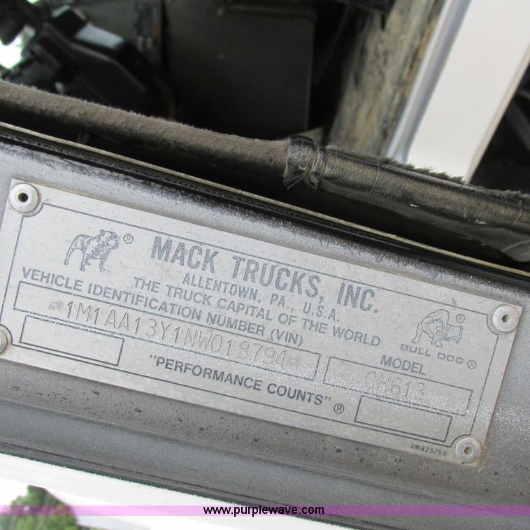 image for item H3303 1992 Mack CH613 dump truck