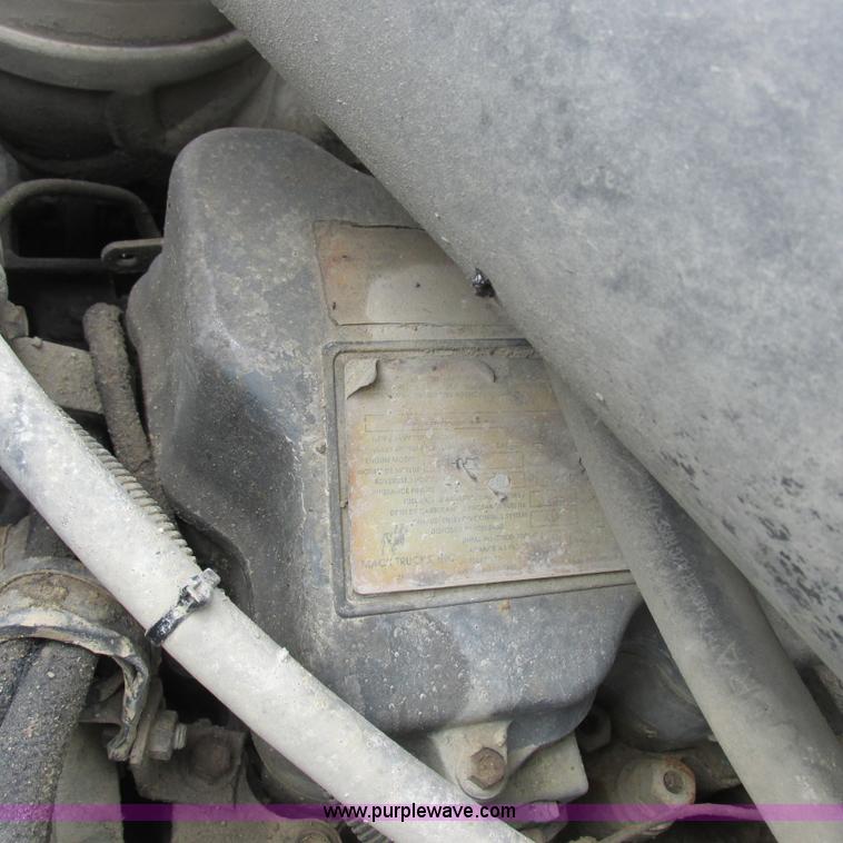 image for item H3303 1992 Mack CH613 dump truck