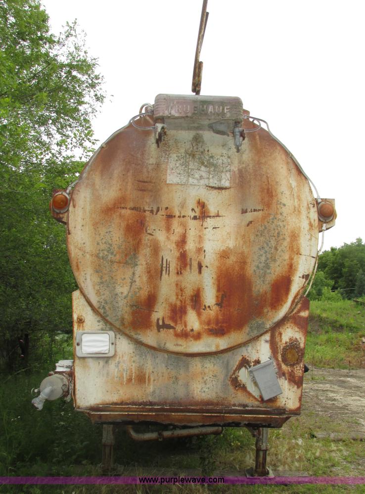 image for item H4592 1965 Fruehauf HEBF2K cement bulk trailer