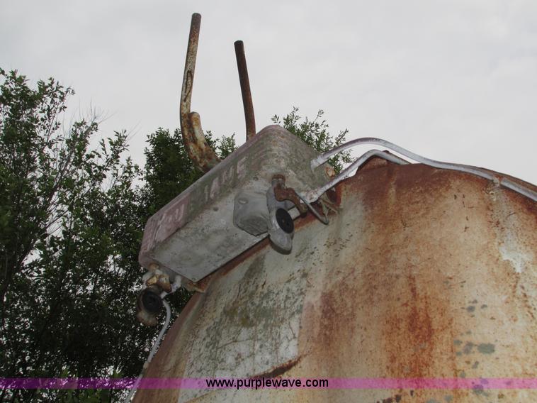 image for item H4592 1965 Fruehauf HEBF2K cement bulk trailer