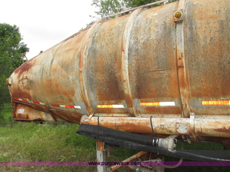 image for item H4592 1965 Fruehauf HEBF2K cement bulk trailer