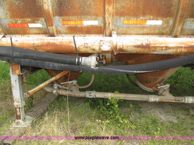 image for item H4592 1965 Fruehauf HEBF2K cement bulk trailer