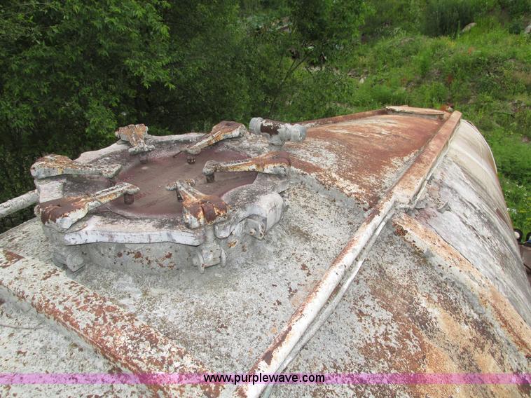 image for item H4592 1965 Fruehauf HEBF2K cement bulk trailer