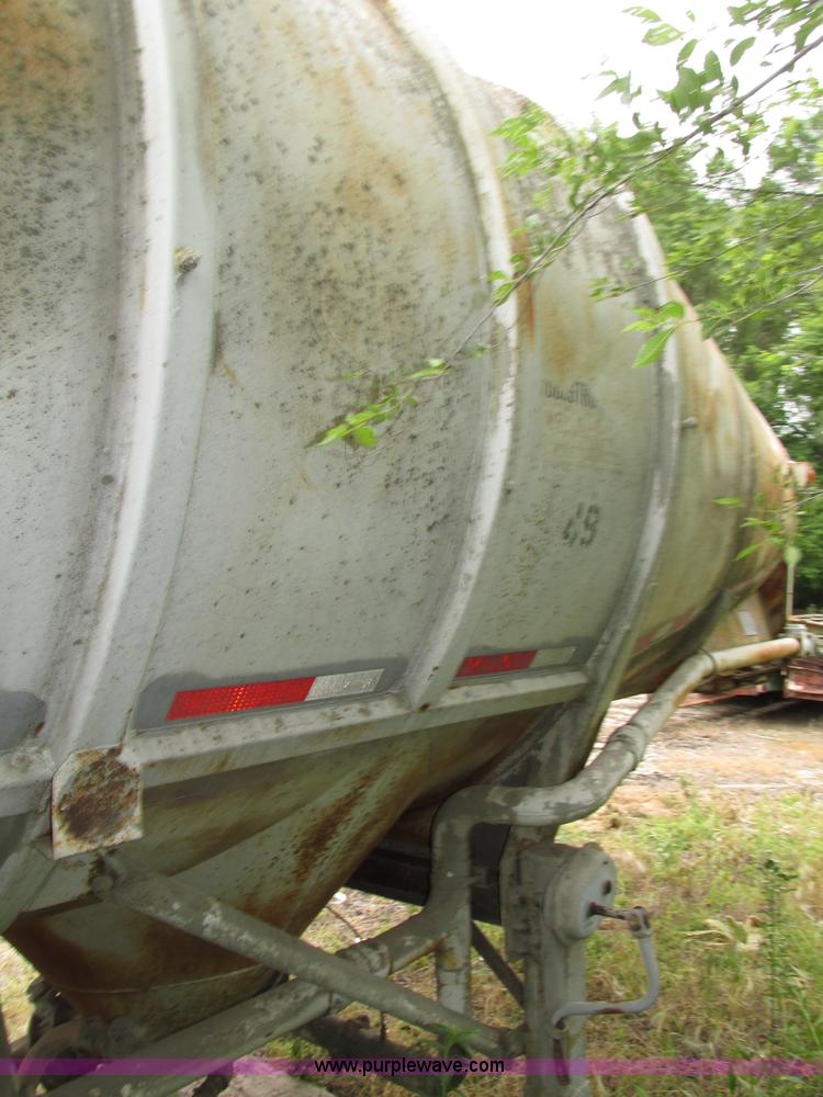 image for item H4592 1965 Fruehauf HEBF2K cement bulk trailer