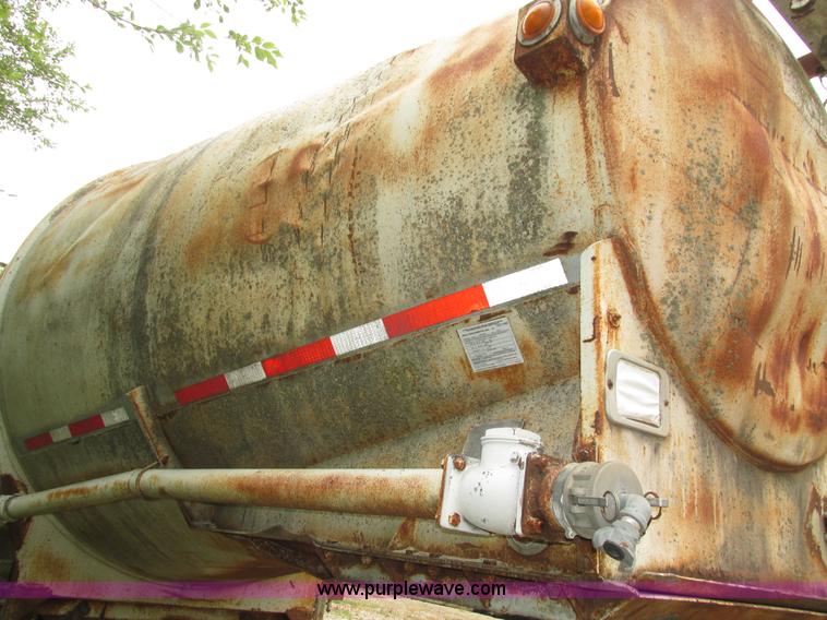 image for item H4592 1965 Fruehauf HEBF2K cement bulk trailer