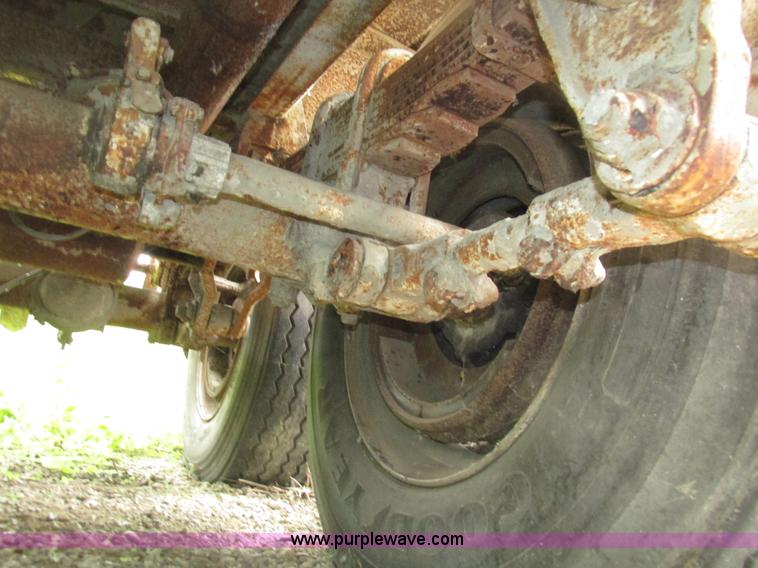 image for item H4592 1965 Fruehauf HEBF2K cement bulk trailer