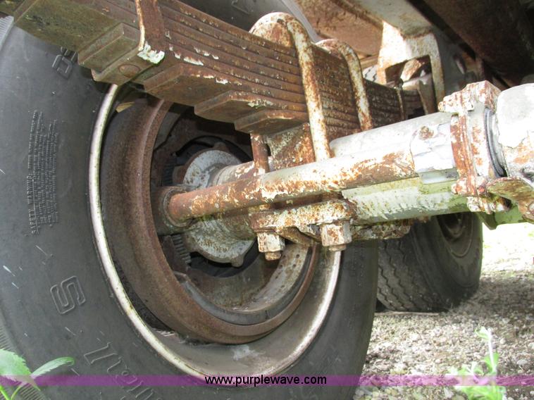 image for item H4592 1965 Fruehauf HEBF2K cement bulk trailer