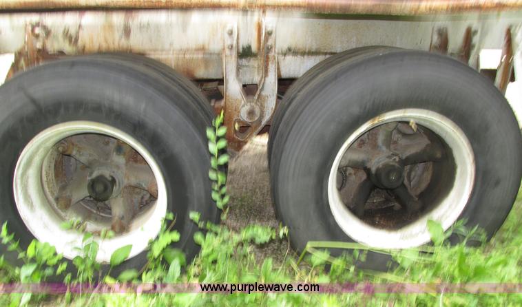 image for item H4592 1965 Fruehauf HEBF2K cement bulk trailer