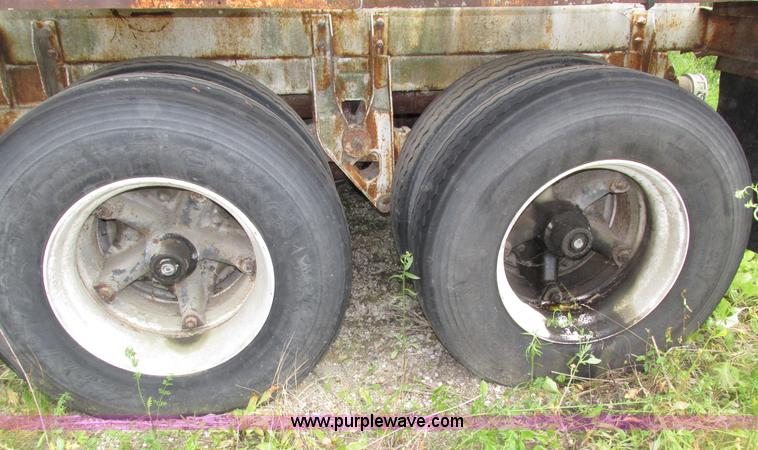 image for item H4592 1965 Fruehauf HEBF2K cement bulk trailer