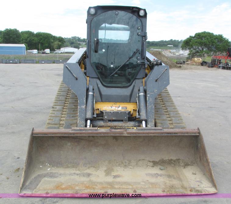 image for item H4599 2011 John Deere 329DT skid steer