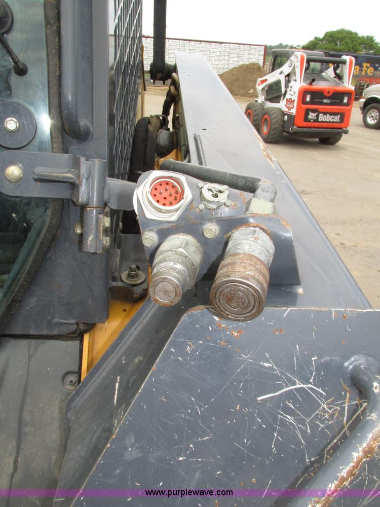 image for item H4599 2011 John Deere 329DT skid steer