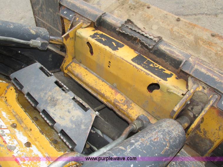 image for item H4599 2011 John Deere 329DT skid steer