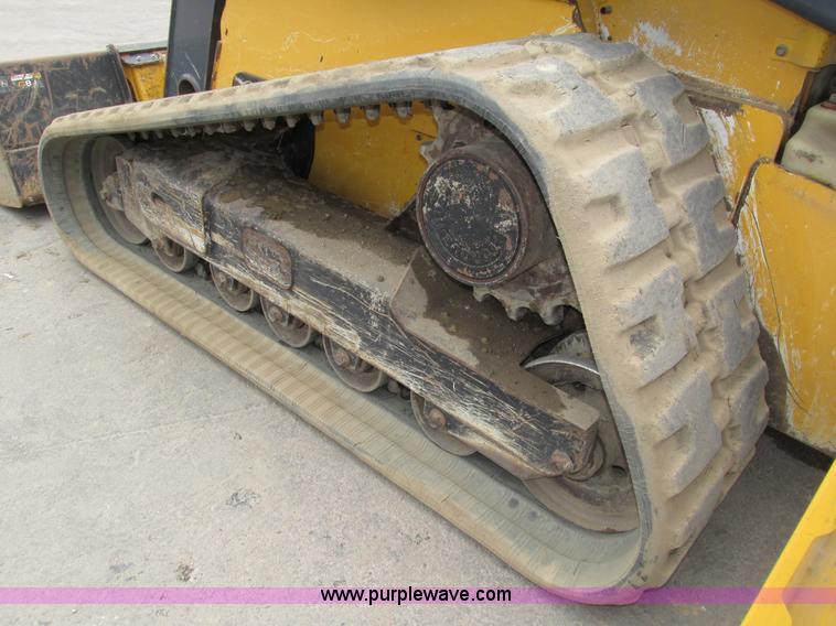 image for item H4599 2011 John Deere 329DT skid steer