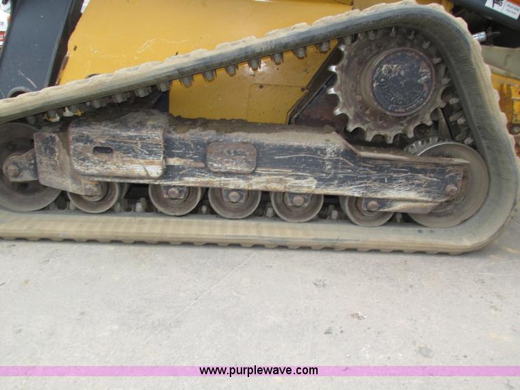 image for item H4599 2011 John Deere 329DT skid steer