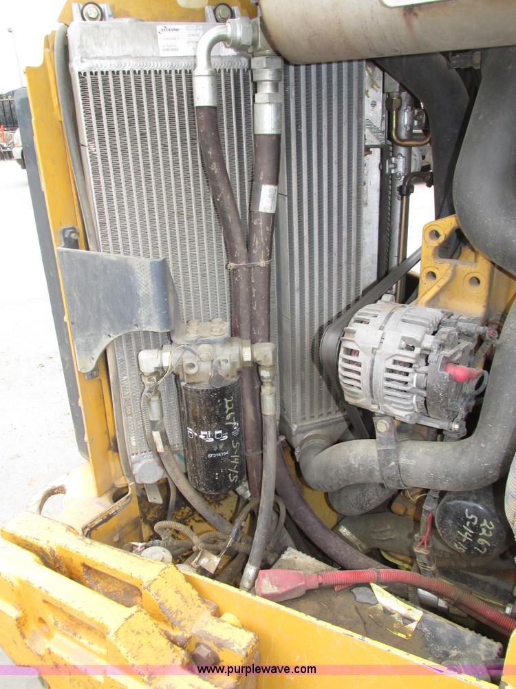 image for item H4599 2011 John Deere 329DT skid steer