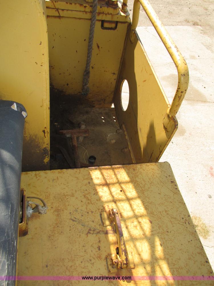 image for item H4629 1980 Caterpillar D7G dozer
