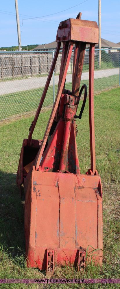 image for item I1623 Clam shell bucket