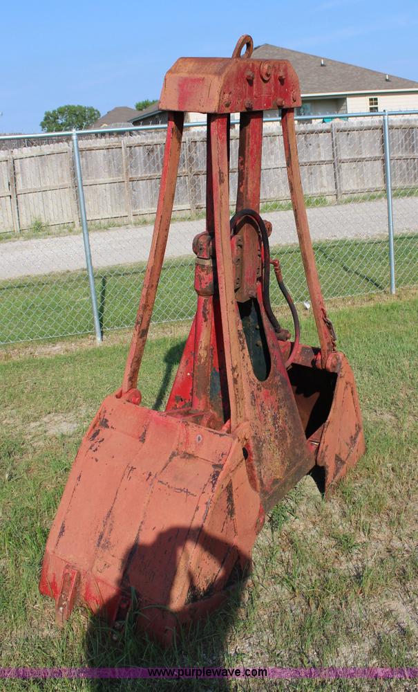 image for item I1623 Clam shell bucket