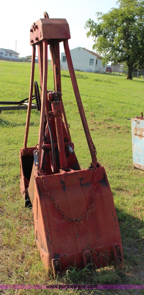 image for item I1623 Clam shell bucket