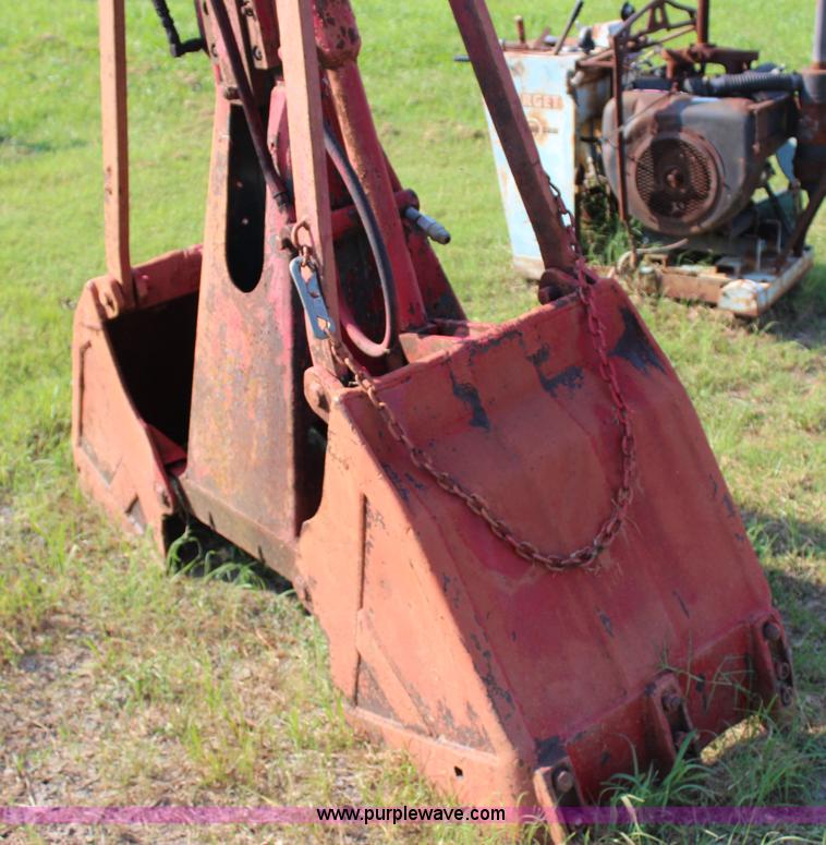 image for item I1623 Clam shell bucket