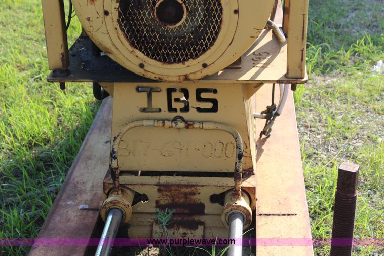 image for item I1629 International RD101 boring systems directional boring machine