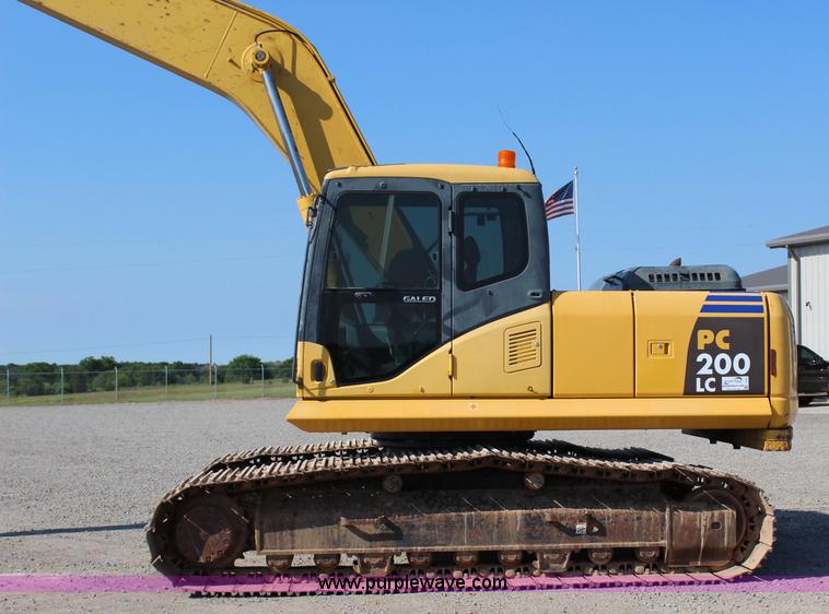 image for item I1633 2007 Komatsu PC200LC-7 long reach excavator