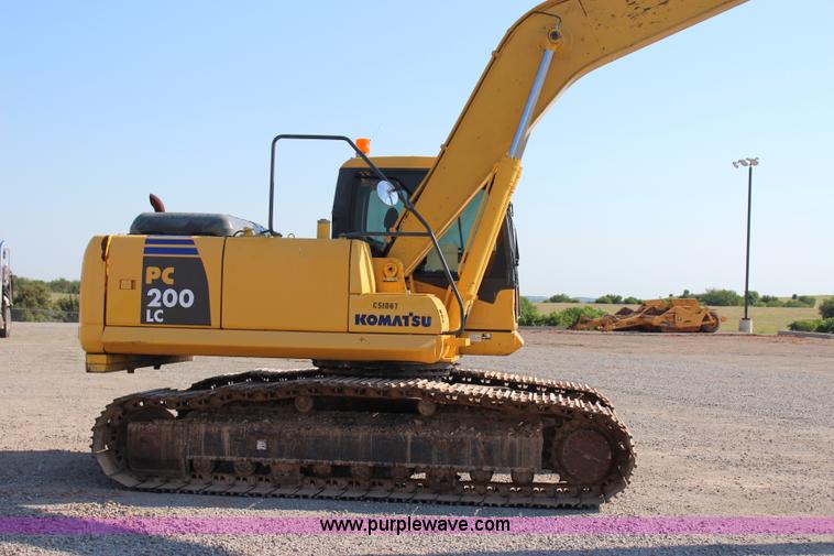 image for item I1633 2007 Komatsu PC200LC-7 long reach excavator