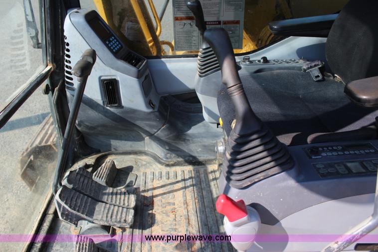 image for item I1633 2007 Komatsu PC200LC-7 long reach excavator