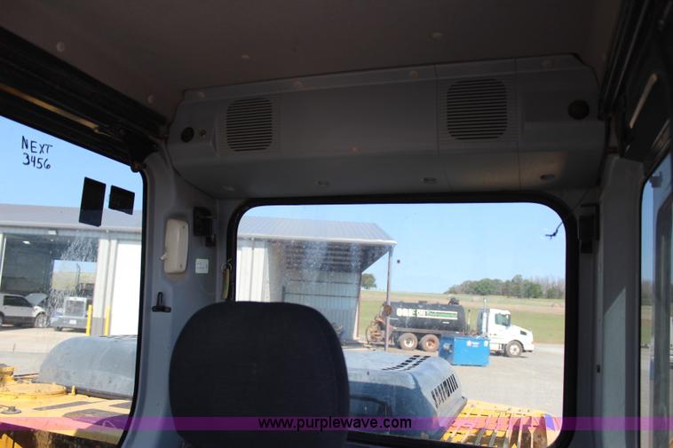 image for item I1633 2007 Komatsu PC200LC-7 long reach excavator