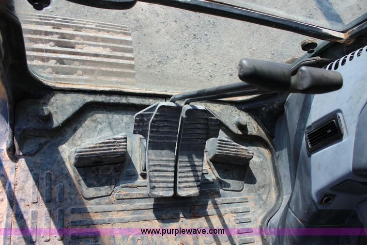 image for item I1633 2007 Komatsu PC200LC-7 long reach excavator